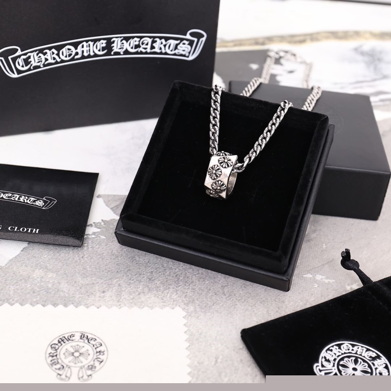 Ch**me He**ts necklaces
